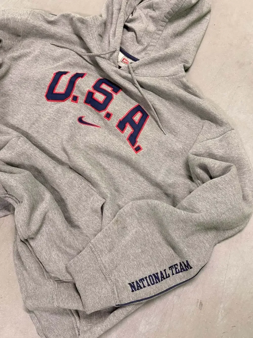 Vintage Nike Team USA Basketball National Team Gray Pullover Hoodie